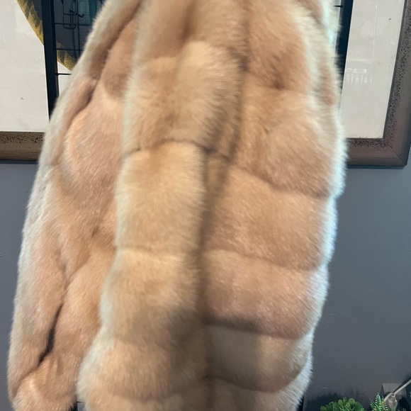 Elegant Mink Tan Fur Shawl Wrap - Picture 6 of 12